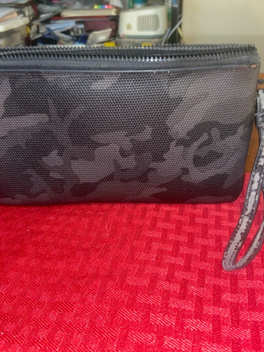 lululemon athletica Double Zip Black Camo Wristlet - Picture 8 of 9